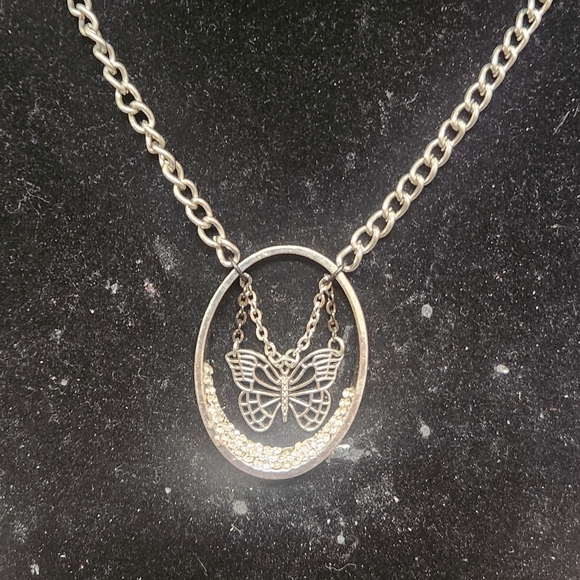 Elegant Silver Butterfly Pendant Necklace - Picture 1 of 1